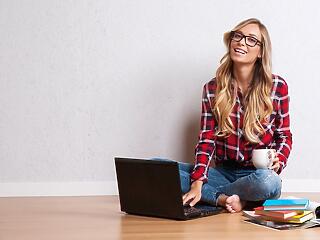 Így óvhatjuk szemünk egészségét, ha egész nap monitor előtt ülünk