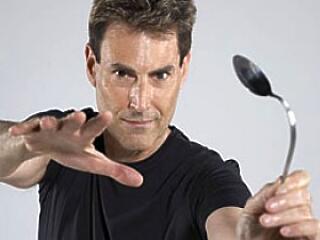 Na végre! Uri Geller feltárta a nagy titkot!