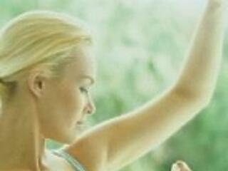 Parfümöt a fül mögé!