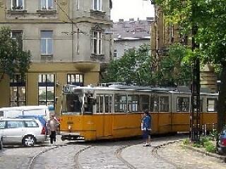 ""Szőrnyű inzultus a 6-os villamoson!"