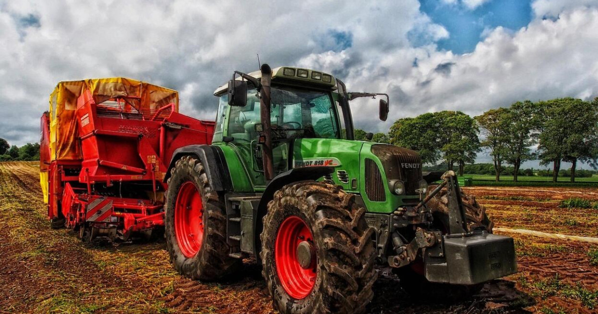 Az FJD AT2 automata kormányzási rendszer: forradalom a mezőgazdaságban