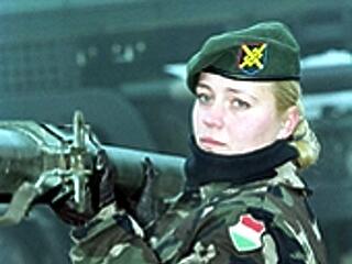 Nem a férfiak kiváltsága a harc és az erőszak