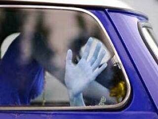 Szűz lányokat erőszakolt meg az autójában!