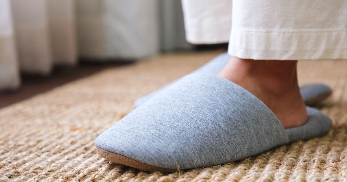 Miért alapvető fontosságúak a minőségi papucsok az otthoni kényelemhez?