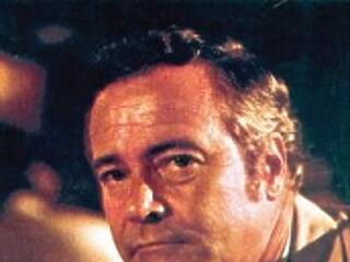 "Függés és függetlenedés"