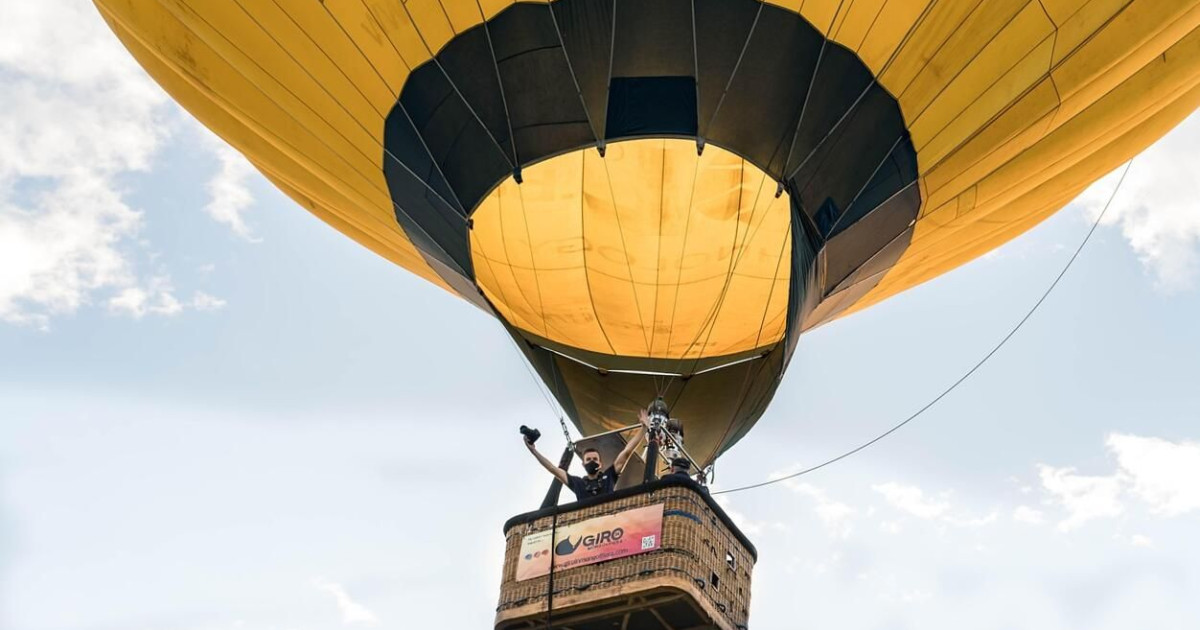 Megérinteni az eget: a hőlégballonos felemelkedés élménye