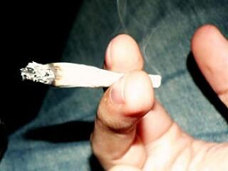 Öt szál cigarettával egyezik meg egy joint károsító hatása
