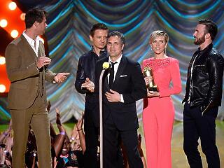 Őrületes pillanatok az idei MTV Movie Awardsról - képekkel