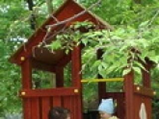 Horrorfilm forgatás a játszótéren