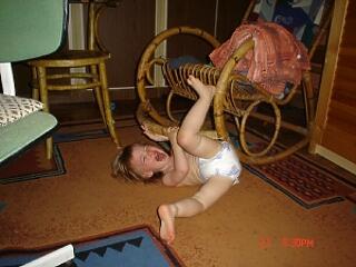 Neveld már meg a büdös kölködet!