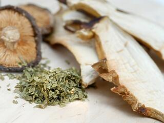 Gombás pite rummal bolondítva