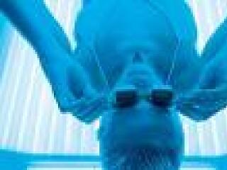 Vigyázat! Nagyon veszélyes a szemnek!