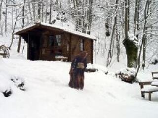 Kiknek ad a boszorkány jó ajándékot?