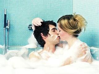 Légy óvatos! Nagyon kockázatos a víz alatti szex!