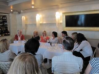 „A férjem védelmében”