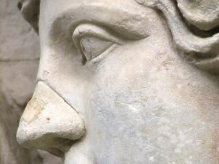 Első benyomás - reflektorfényben az orr