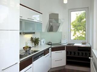 Hófehér konyha, kis zebránóval