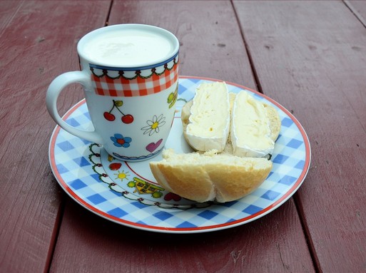 Reggeli a kockás tányéron, Kép: pixabay