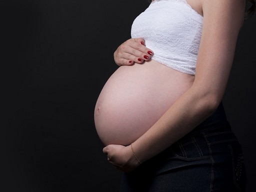 terhes-nő-semleges, Kép: pixabay