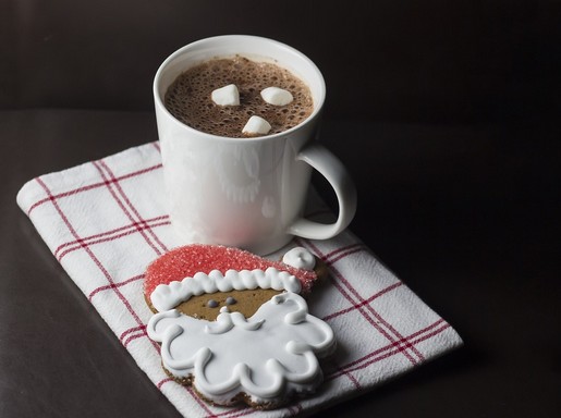 Télapós süti és forró csoki, Kép: pixabay