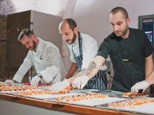 Készülnek a koktélparti falatkái-a-Károlyi-Gasztro-Akadémián, Kép: Babják Tamás