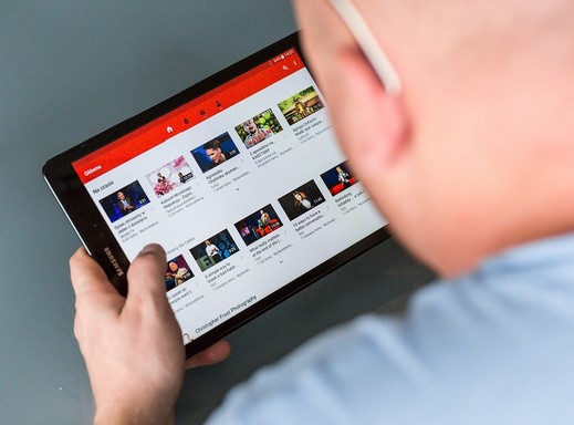 Tablet és gyerek, Kép: pixabay