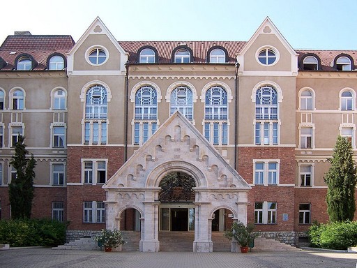Pécsi Tudományegyetem, Kép: wikipedia