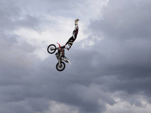 Hujber Péter motoros repülése, Kép: sajtóanyag