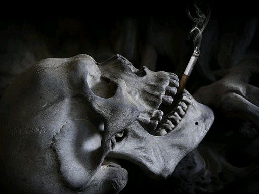 Koponya dohányzik, Kép: pexels