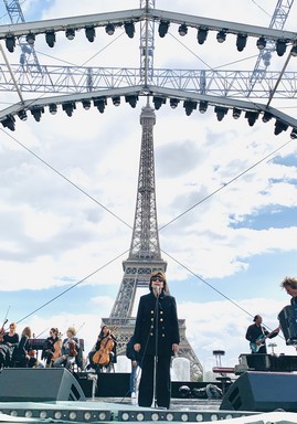 Mirelle Mathieu az Eiffelnél, Kép: sajtóanyag