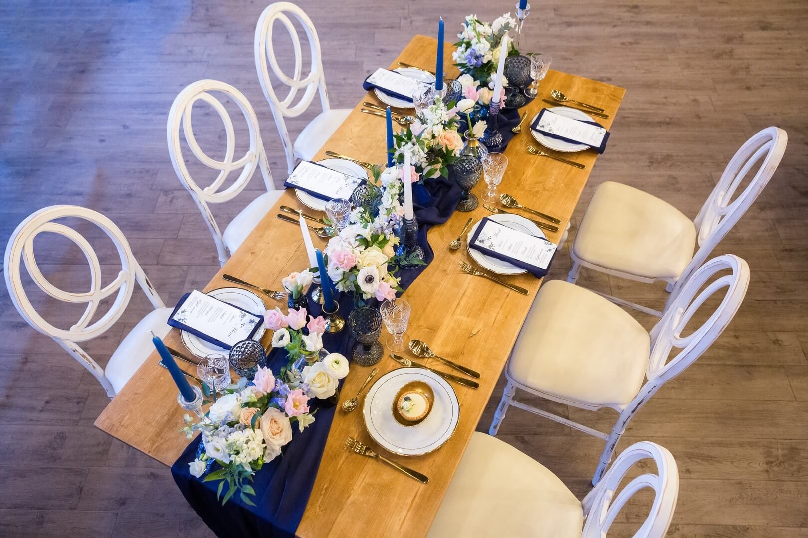 Vendégek asztala egy esküvőn, Kép: Birta Endre