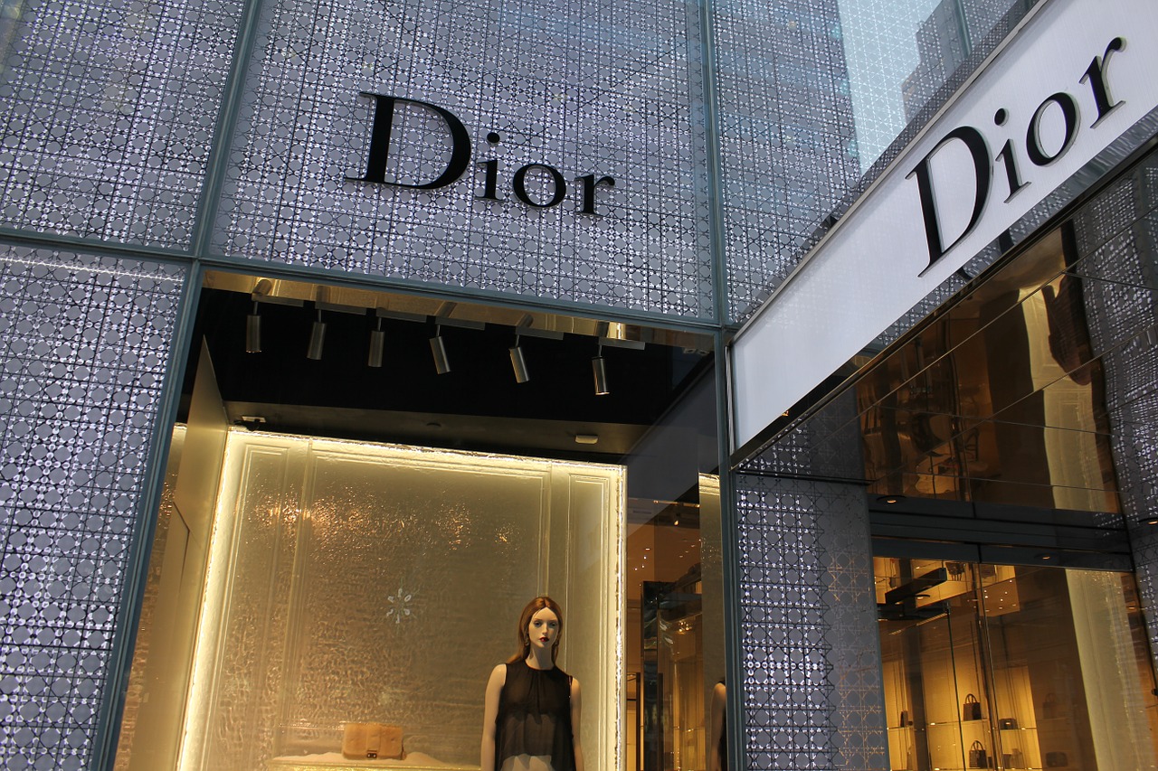 Még csendesek a Dior-üzletek, de már készül valami ... Fotó: Pixabay