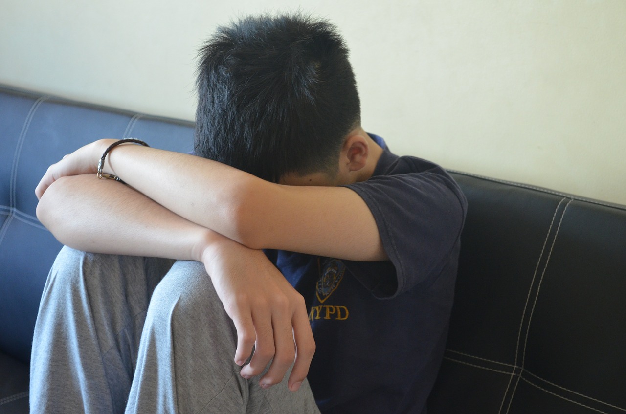 Tavaly napi 3-4 gyerek öngyilkossági krízise jut el a lelki segélyvonalakra. Fotó: Pixabay.com
