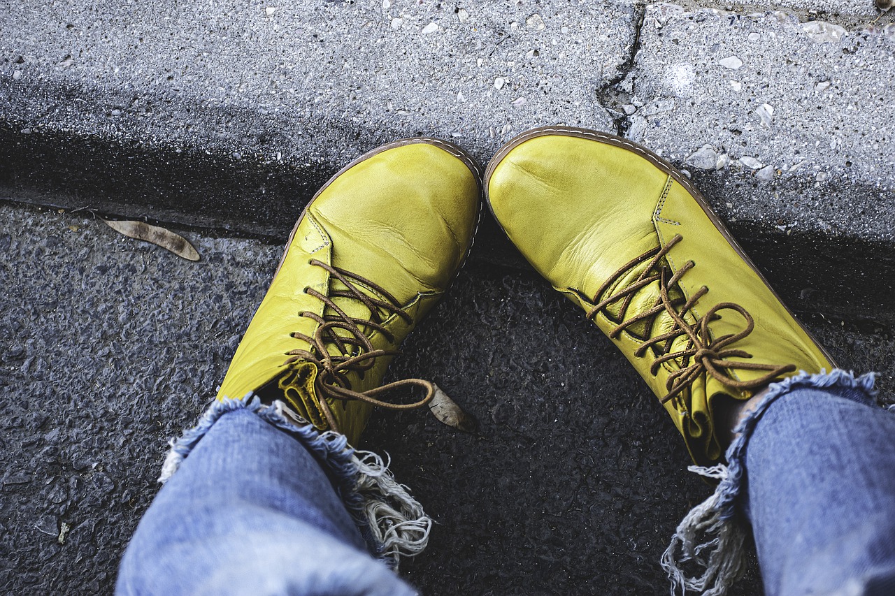 Az egyik legnépszerűtlenebb cipőszín a sárga. Fotó: Pixabay
