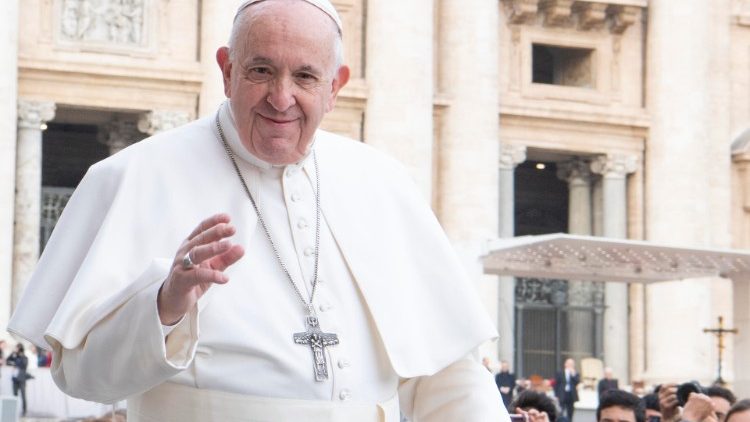 Ferenc pápa Instagramozik. Fotó: vaticannews