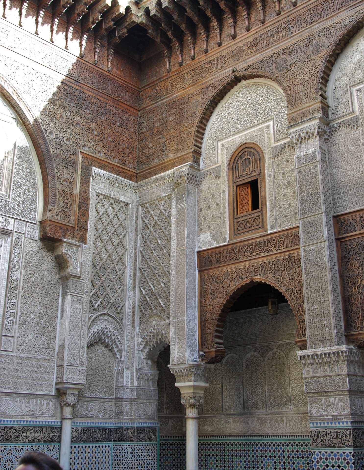 Fez, Marokkó,A medresza udvara