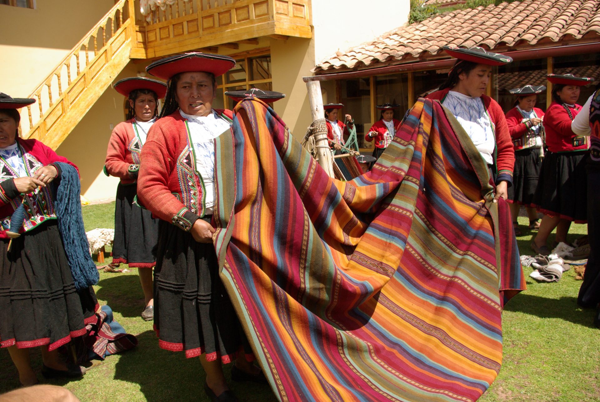 A hagyomány őrző egyesület szőttesei Peruban