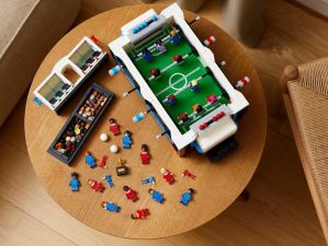 Novembertől elérhető a 17 éves magyar tervező által megálmodott LEGO® IDEAS csocsóasztal